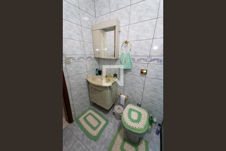 Casa à venda com 200m², 3 quartos e 2 vagas Casa à venda com 200m², 3 quartos e 2 vagasBanheiro 1