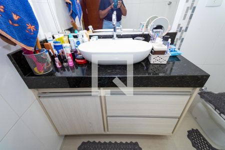 Casa à venda com 200m², 3 quartos e 2 vagas Casa à venda com 200m², 3 quartos e 2 vagasBanheiro 2