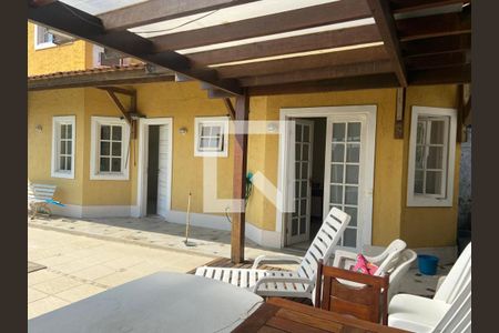 Casa à venda com 274m², 3 quartos e 2 vagas