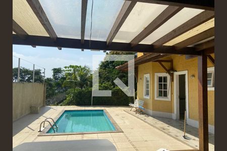 Casa à venda com 274m², 3 quartos e 2 vagas