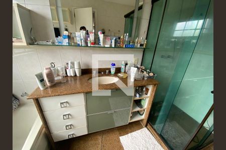 Casa à venda com 274m², 3 quartos e 2 vagas