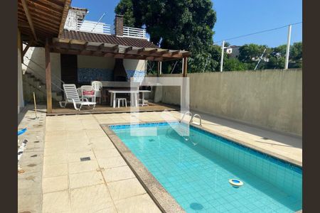 Casa à venda com 274m², 3 quartos e 2 vagas