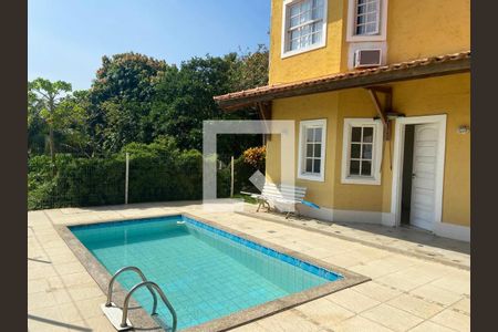 Casa à venda com 274m², 3 quartos e 2 vagas