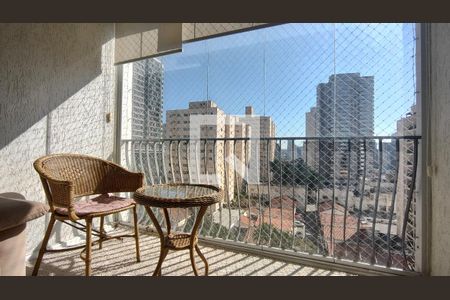 Apartamento à venda com 120m², 4 quartos e 2 vagas Apartamento à venda com 120m², 4 quartos e 2 vagasSala