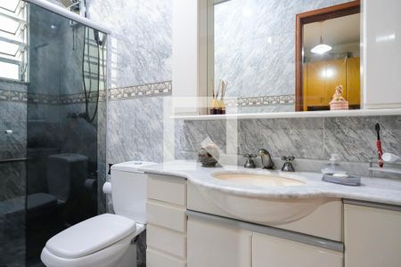 Casa à venda com 257m², 4 quartos e 3 vagasBanheiro suíte 1 casa 1