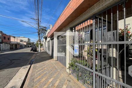Casa à venda com 257m², 4 quartos e 3 vagasFachada + plaquinha