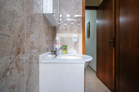 Casa à venda com 257m², 4 quartos e 3 vagasBanheiro suíte 2 casa 1