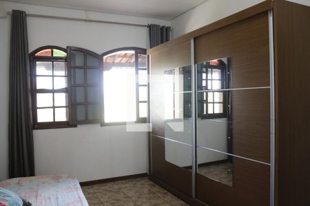 Casa à venda com 244m², 4 quartos e 10 vagasQuarto 2