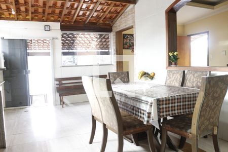 Casa à venda com 244m², 4 quartos e 10 vagasCozinha