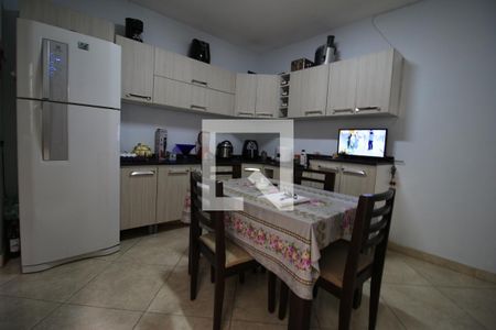 Casa à venda com 180m², 2 quartos e 2 vagasCozinha