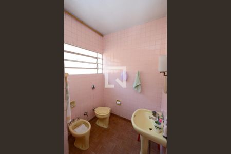 Casa à venda com 201m², 3 quartos e 2 vagasBanheiro