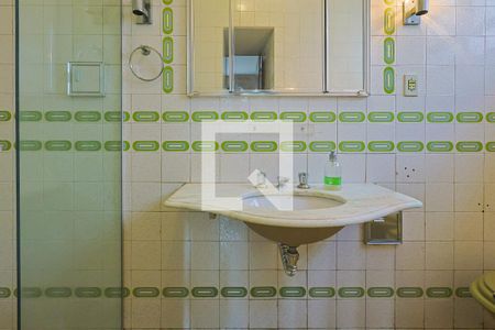 Apartamento à venda com 212m², 4 quartos e 2 vagas Apartamento à venda com 212m², 4 quartos e 2 vagasBanheiro da Suíte