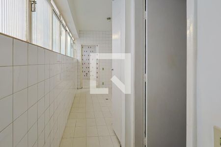 Apartamento à venda com 212m², 4 quartos e 2 vagas Apartamento à venda com 212m², 4 quartos e 2 vagasÁrea de Serviço