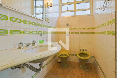 Apartamento à venda com 212m², 4 quartos e 2 vagas Apartamento à venda com 212m², 4 quartos e 2 vagasBanheiro da Suíte