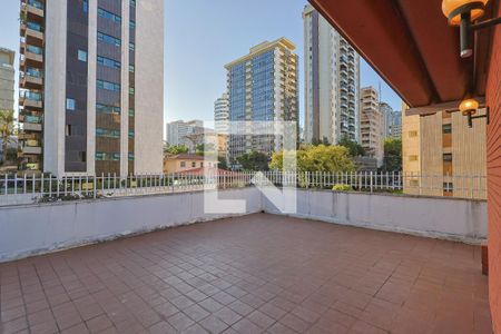 Apartamento à venda com 212m², 4 quartos e 2 vagas Apartamento à venda com 212m², 4 quartos e 2 vagasCobertura