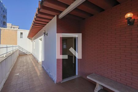 Apartamento à venda com 212m², 4 quartos e 2 vagas Apartamento à venda com 212m², 4 quartos e 2 vagasCobertura