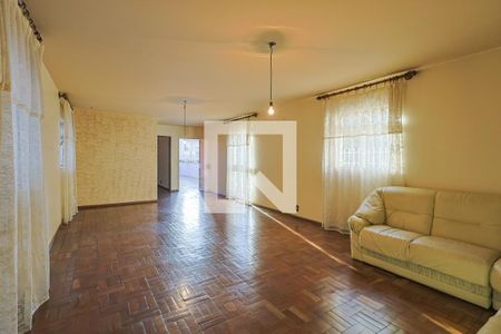 Apartamento à venda com 212m², 4 quartos e 2 vagas Apartamento à venda com 212m², 4 quartos e 2 vagasSala 2