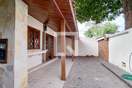 Casa à venda com 200m², 3 quartos e 4 vagas Casa à venda com 200m², 3 quartos e 4 vagasÁrea comum