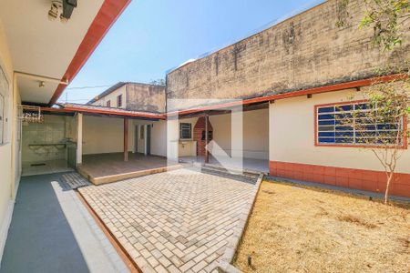 Casa para alugar com 194m², 4 quartos e 4 vagas Casa para alugar com 194m², 4 quartos e 4 vagasÁrea externa