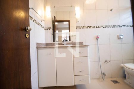 Casa para alugar com 194m², 4 quartos e 4 vagas Casa para alugar com 194m², 4 quartos e 4 vagasBanheiro