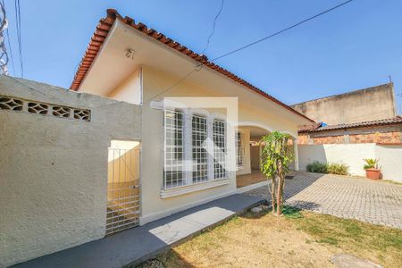 Casa para alugar com 194m², 4 quartos e 4 vagas Casa para alugar com 194m², 4 quartos e 4 vagasÁrea externa