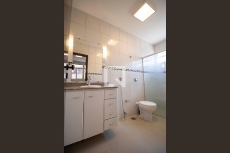 Casa para alugar com 194m², 4 quartos e 4 vagas Casa para alugar com 194m², 4 quartos e 4 vagasBanheiro