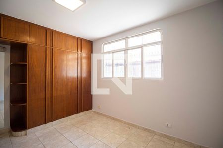 Casa para alugar com 194m², 4 quartos e 4 vagas Casa para alugar com 194m², 4 quartos e 4 vagasQuarto 3