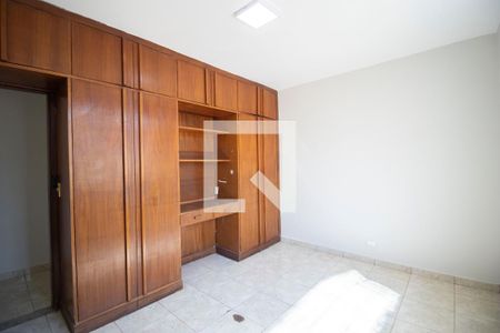 Casa para alugar com 194m², 4 quartos e 4 vagas Casa para alugar com 194m², 4 quartos e 4 vagasQuarto 2