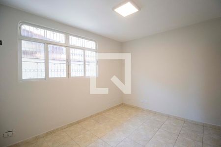 Casa para alugar com 194m², 4 quartos e 4 vagas Casa para alugar com 194m², 4 quartos e 4 vagasQuarto 4