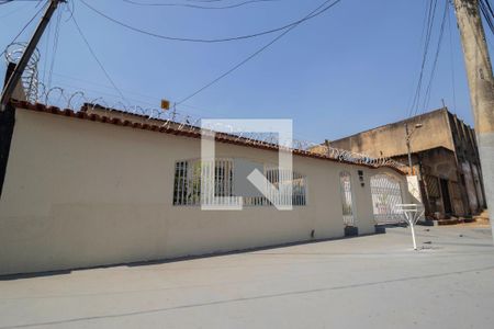 Casa para alugar com 194m², 4 quartos e 4 vagas Casa para alugar com 194m², 4 quartos e 4 vagasFachada