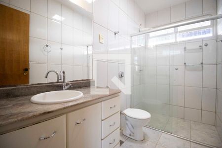 Casa para alugar com 194m², 4 quartos e 4 vagas Casa para alugar com 194m², 4 quartos e 4 vagasBanheiro