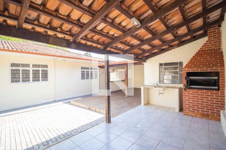 Casa para alugar com 194m², 4 quartos e 4 vagas Casa para alugar com 194m², 4 quartos e 4 vagasÁrea externa