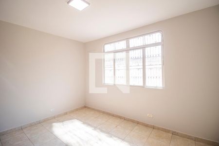 Casa para alugar com 194m², 4 quartos e 4 vagas Casa para alugar com 194m², 4 quartos e 4 vagasQuarto