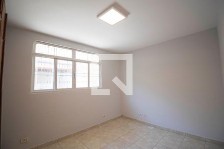 Casa para alugar com 194m², 4 quartos e 4 vagas Casa para alugar com 194m², 4 quartos e 4 vagasQuarto 3