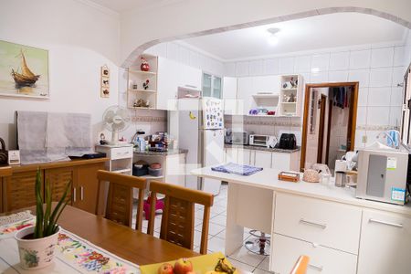 Casa à venda com 160m², 3 quartos e 4 vagas Casa à venda com 160m², 3 quartos e 4 vagasCozinha