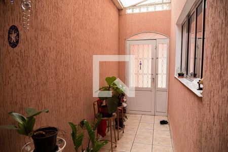 Casa à venda com 160m², 3 quartos e 4 vagas Casa à venda com 160m², 3 quartos e 4 vagasCorredor