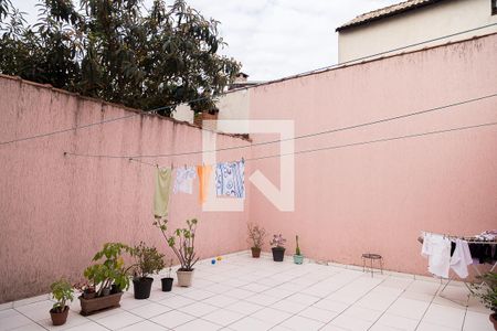 Casa à venda com 160m², 3 quartos e 4 vagas Casa à venda com 160m², 3 quartos e 4 vagasQuintal