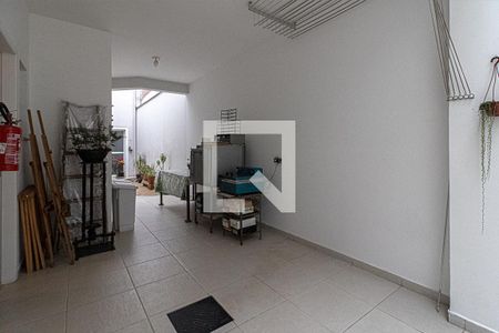 Casa à venda com 237m², 3 quartos e 4 vagas Casa à venda com 237m², 3 quartos e 4 vagasárea de serviço aberta