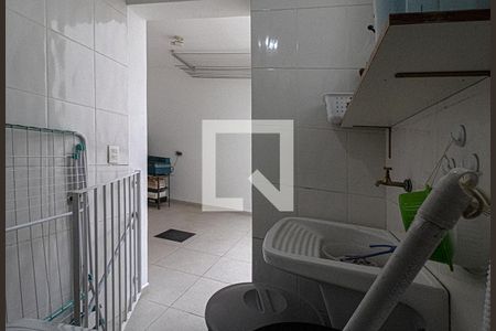 Casa à venda com 237m², 3 quartos e 4 vagas Casa à venda com 237m², 3 quartos e 4 vagasárea de serviço fechada