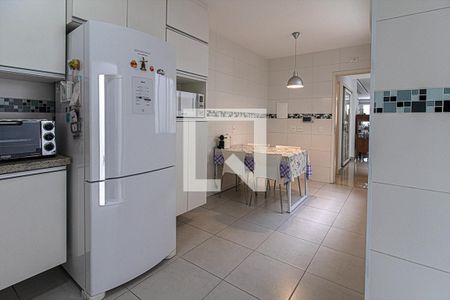 Casa à venda com 237m², 3 quartos e 4 vagas Casa à venda com 237m², 3 quartos e 4 vagascozinha