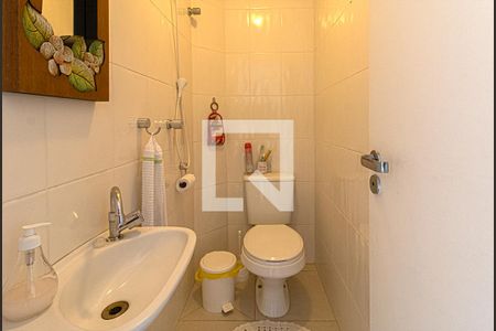 Casa à venda com 237m², 3 quartos e 4 vagas Casa à venda com 237m², 3 quartos e 4 vagasbanheiro na área de serviço