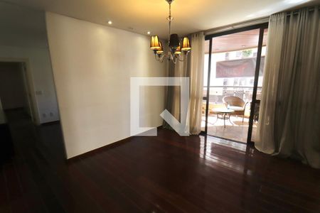 Apartamento para alugar com 242m², 4 quartos e 3 vagas Apartamento para alugar com 242m², 4 quartos e 3 vagasSala 2