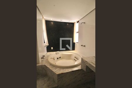 Apartamento para alugar com 242m², 4 quartos e 3 vagas Apartamento para alugar com 242m², 4 quartos e 3 vagasBanheiro 1