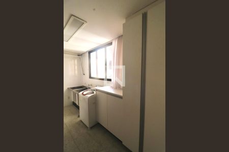 Apartamento para alugar com 242m², 4 quartos e 3 vagas Apartamento para alugar com 242m², 4 quartos e 3 vagasÁrea de Serviço