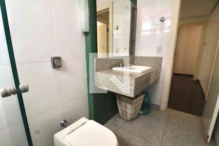 Apartamento para alugar com 242m², 4 quartos e 3 vagas Apartamento para alugar com 242m², 4 quartos e 3 vagasBanheiro 2