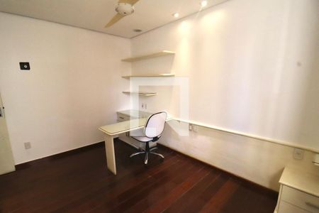 Apartamento para alugar com 242m², 4 quartos e 3 vagas Apartamento para alugar com 242m², 4 quartos e 3 vagasQuarto 3