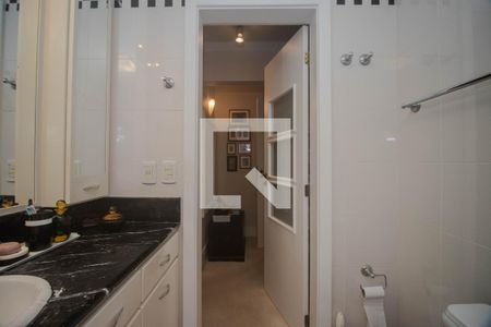 Apartamento à venda com 168m², 2 quartos e 2 vagasBanheiro da Suíte