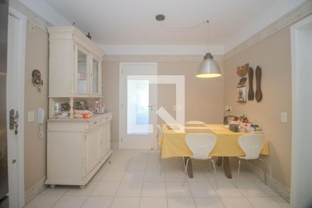 Apartamento à venda com 168m², 2 quartos e 2 vagasCozinha