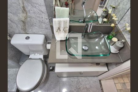 Apartamento à venda com 143m², 3 quartos e 2 vagasBanheiro social