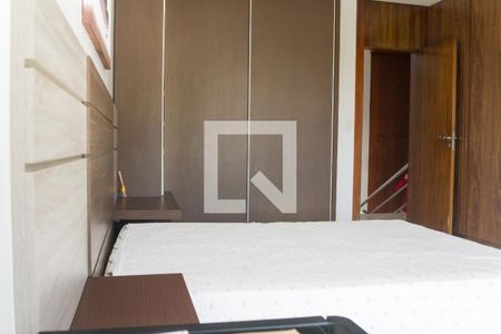 Casa de condomínio à venda com 700m², 4 quartos e 5 vagas Casa de condomínio à venda com 700m², 4 quartos e 5 vagassuite 3